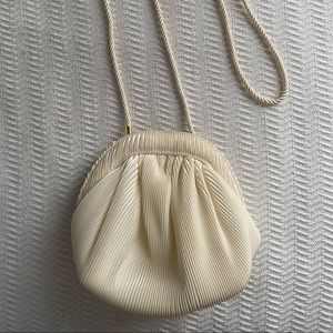 White Vanessa shell evening bag